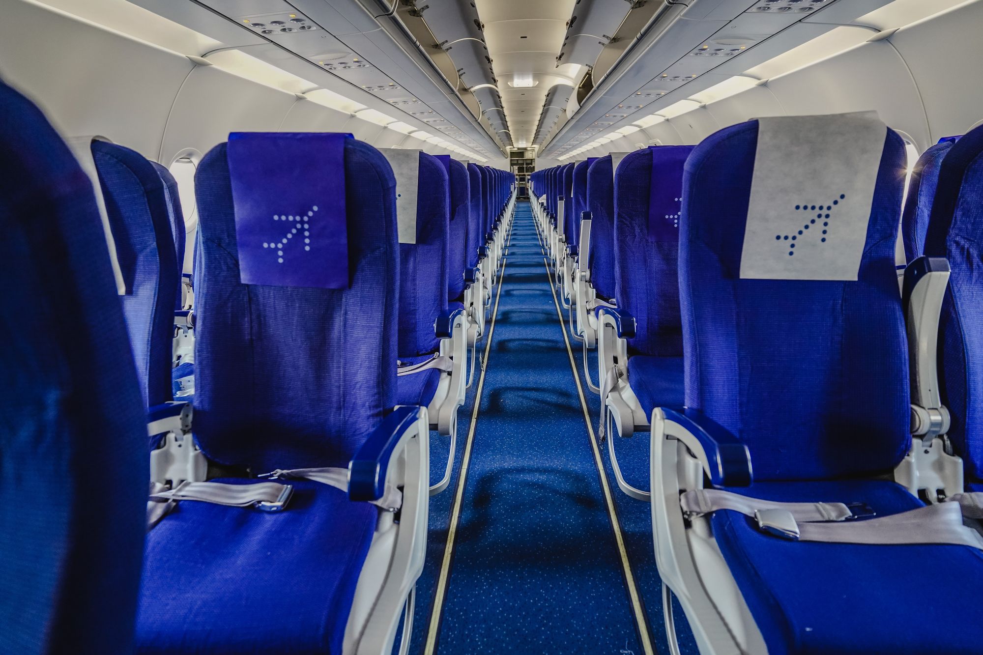 airplane empty seats